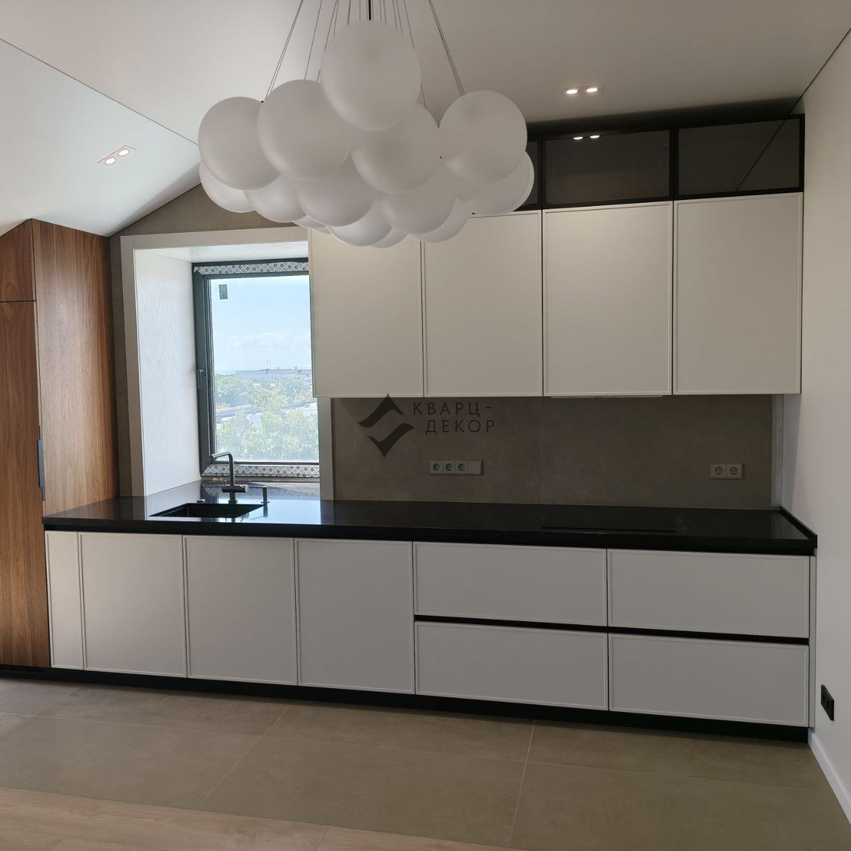 Столешница из кварцевого агломерата Vicostone Java Noir BQ 8812